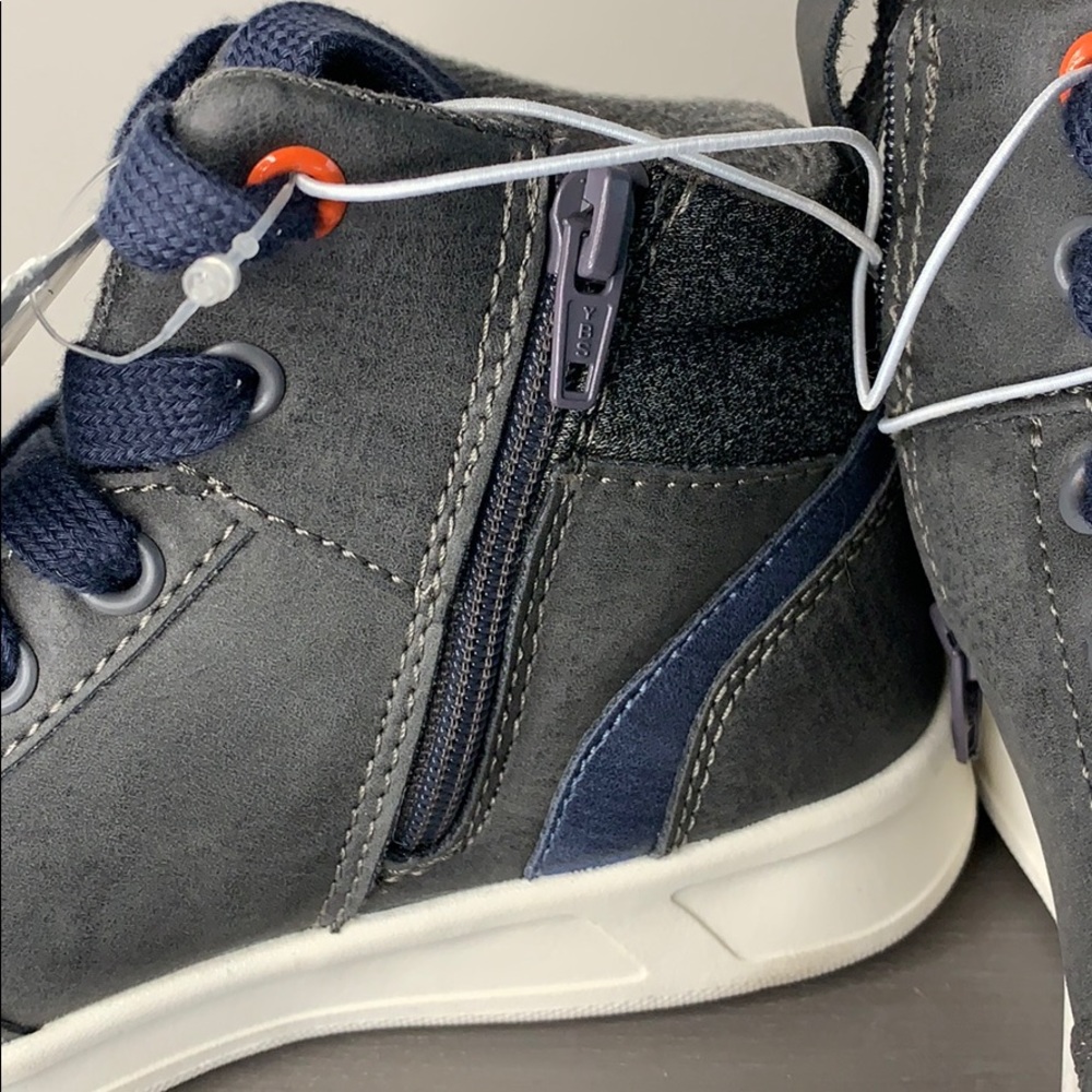 NEW “Art Class” Boys Geoff High Top Sneaks 13-6 - Picture 3 of 6